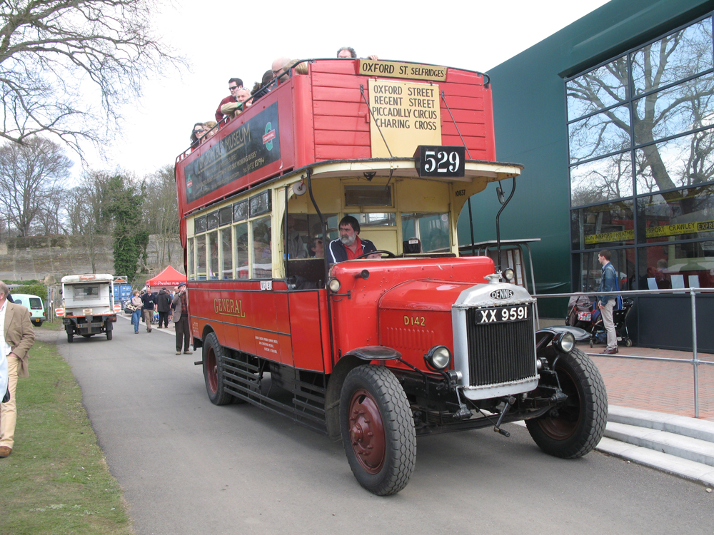 Bus Brookhouse Runda Editorial