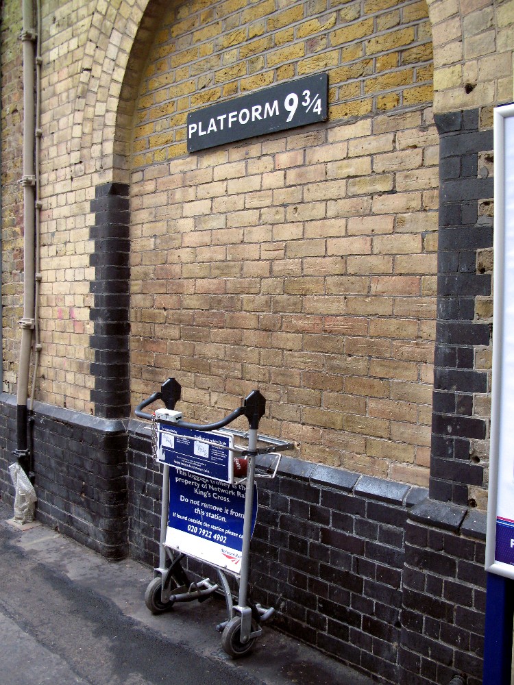 платформа 9 3 4 екатеринбург. кафе платформа 9 и 3/4 махачкала. платформа 9 3/4 санкт петербург отель. платформа 9 3 4 екатеринбург. питер платформа 9 и 3/4.